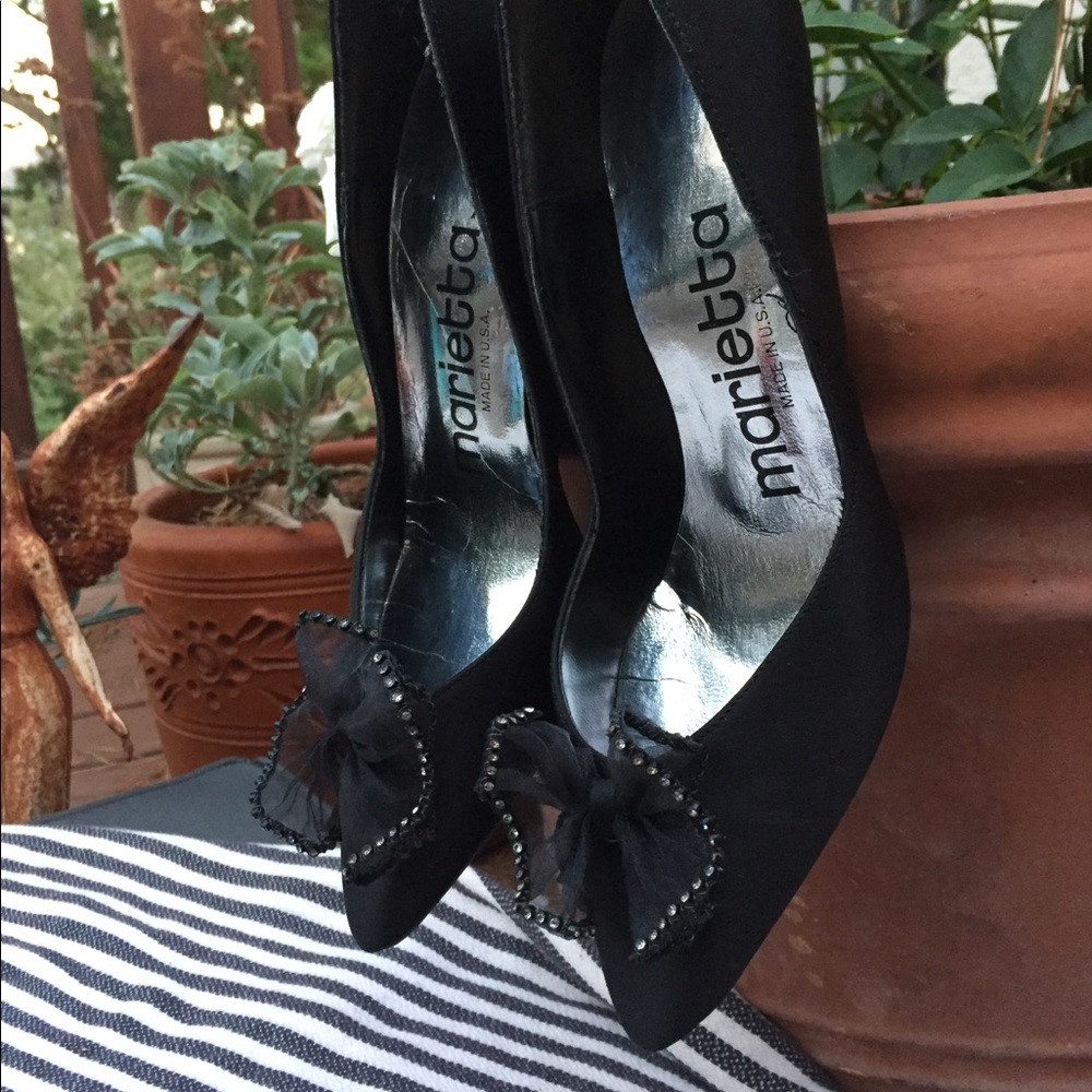 Vintage Satin Heel w bow edged in rhinestone